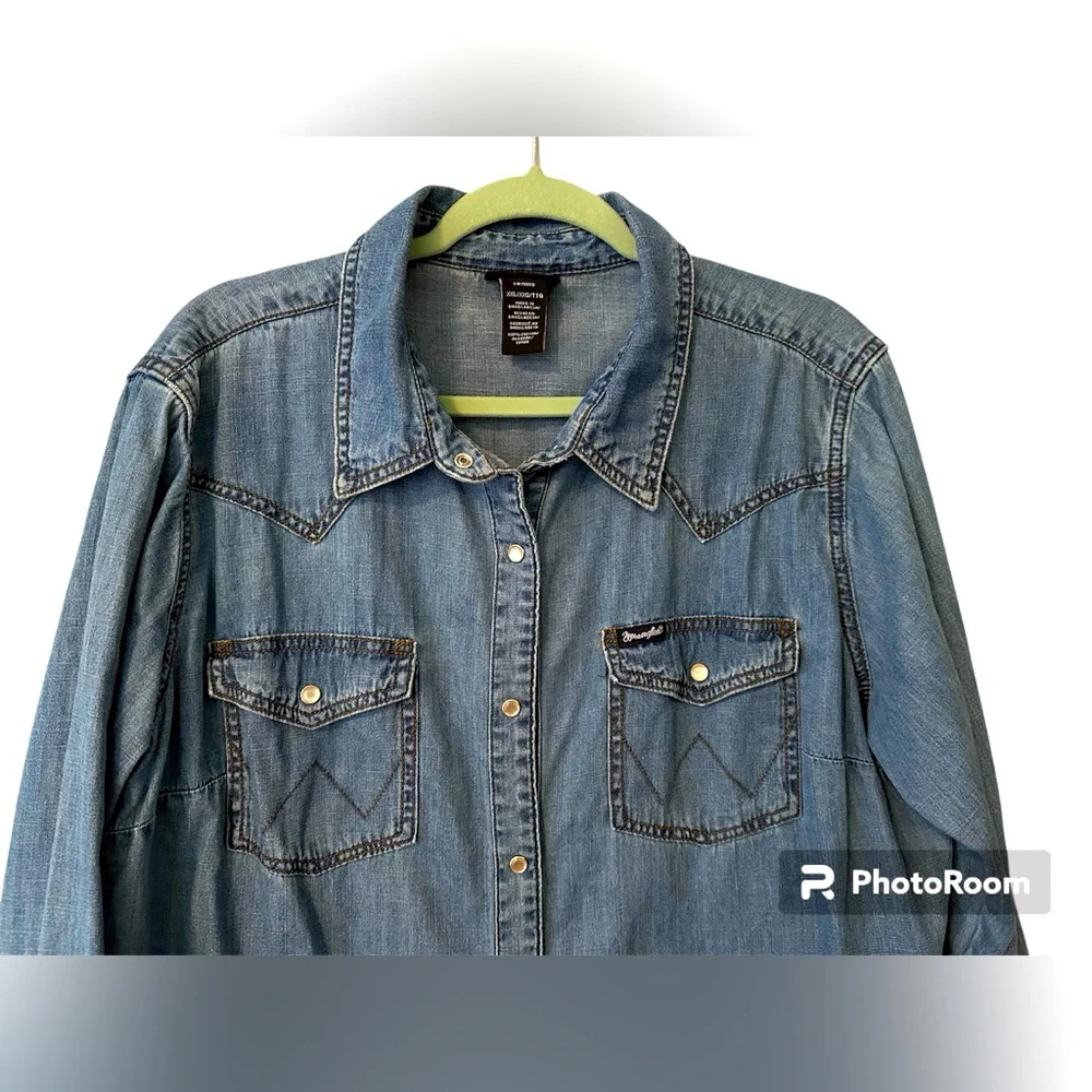 XXL Wrangler Retro denim pearl snap shirt - Picture 4 of 6
